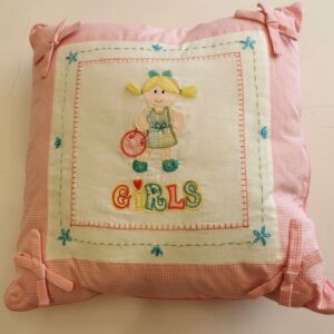 MY DOLL - Cuscino bambina ricamato ‘Girls’
